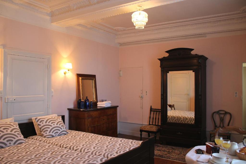 Chambres D'Hotes La Distillerie B&B Saint-Germain-du-Bois Rum bild