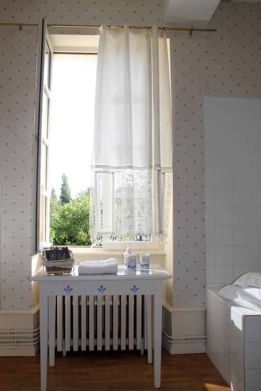Chambres D'Hotes La Distillerie B&B Saint-Germain-du-Bois Rum bild